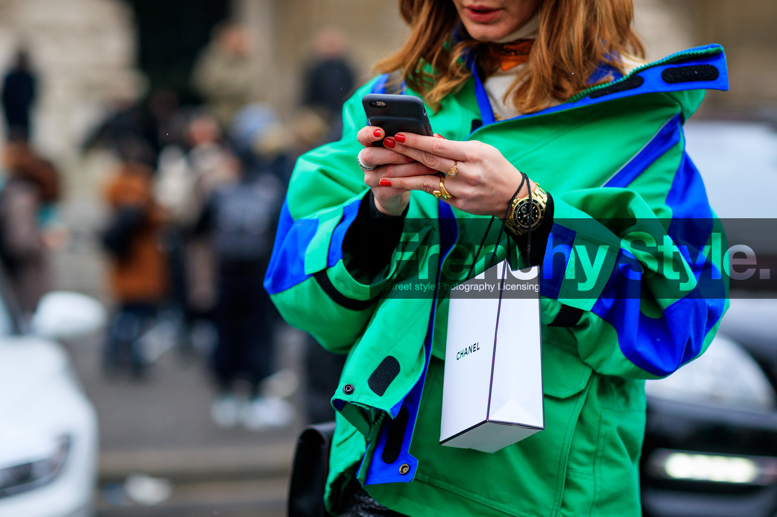 balenciaga, chanel, down jacket, green jacket, iphone, printed jacket, watch, fashion week, frenchystyle, FW, jonathan paciullo, street style, PFW, PARIS, SPRING SUMMER 2017, SS 17, HAUTE COUTURE, atmosphere details, detail, horizontal, ece sukan