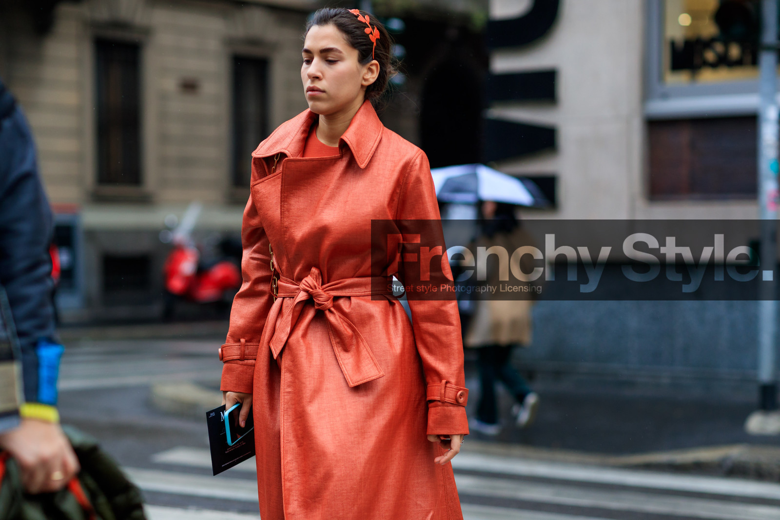 red coat, trench coat, leather coat, fashion week, frenchystyle, FW, jonathan paciullo, street style, MFW, MILAN, AUTUMN WINTER 2018-2019, FALL WINTER 2018-2019, FW 18-19, horizontal, atmosphere details