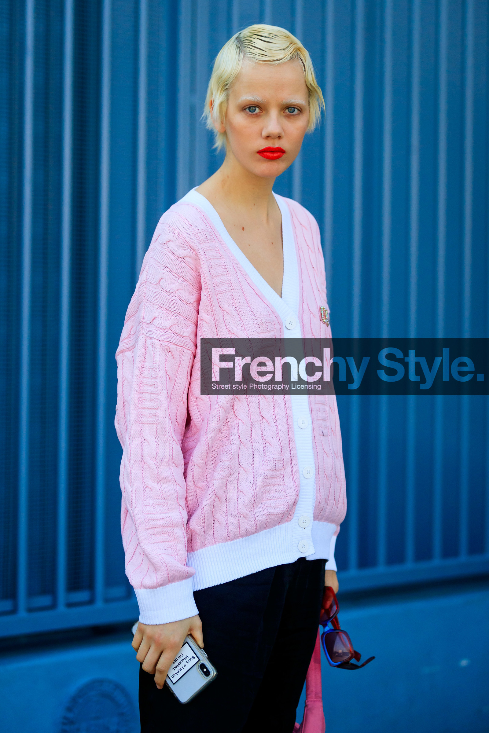 model, red lipstick, make up, make up details, hair details, blue jacket, denim, denim jacket, grey pullover, light pink cardigan, low necked cardigan, white cardigan, close up detail, fashion week, frenchystyle, FW, jonathan paciullo, street style, MFW, MILAN, AUTUMN WINTER 2020-2021, FALL WINTER 2020-2021, FW 20-21, vertical, atmosphere details, detail