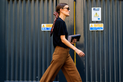 black bag, black t shirt, brown pants, jo ellison, leather bag, red scarf, sunglasses, trousers, street style, jonathan paciullo, FW, frenchystyle, fashion week, MFW, MILAN, SPRING SUMMER 2019, SS 19, atmosphere details, horizontal, detail