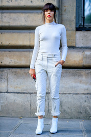 evangelie smyrniotaki, fashion week, frenchystyle, full length, FW, jeans, jonathan paciullo, leather shoes, PARIS, PFW, red lips, SPRING SUMMER 2017, SS 17, street style, tone on tone, total look white, trousers, varnished leather shoes, vertical, white boots, white knit, white pants, white sweater