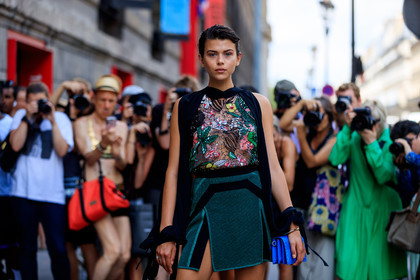 blue bag, embroideries, floral, flowers, graphic dress, green dress, leather bag, printed dress, see through, PFW, fashion week, frenchystyle, FW, jonathan paciullo, street style, PARIS, horizontal, atmosphere details, detail, model, AUTUMN WINTER 2018-2019, FALL WINTER 2018-2019, FW 18-19