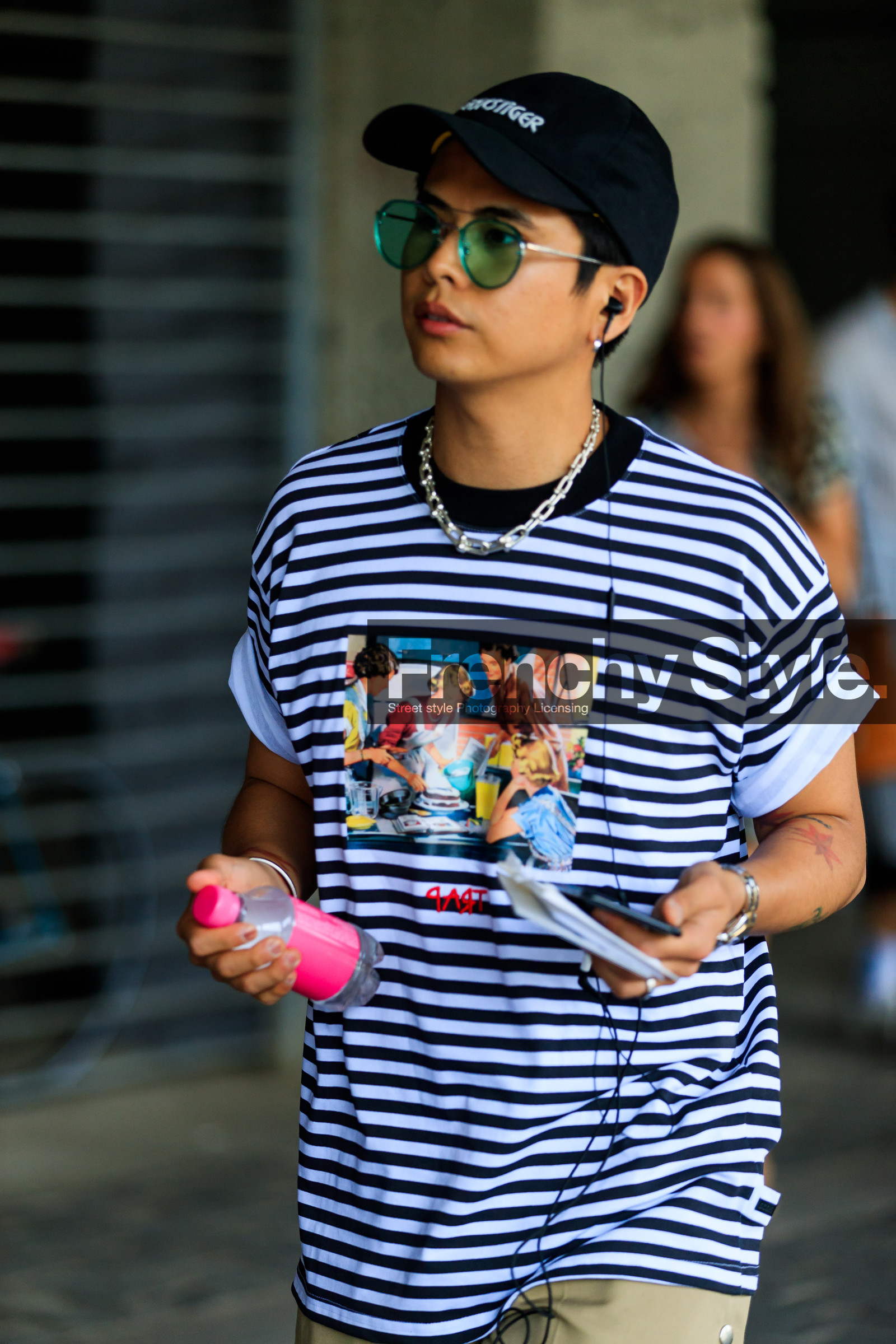 atmosphere details, black cap, chains, detail, fashion week, frenchystyle, FW, graphic top, jonathan paciullo, MENSWEAR, necklace, PARIS, PFW, printed t shirt, SPRING SUMMER 2018, SS 18, street style, striped t shirt, sunglasses, vertical