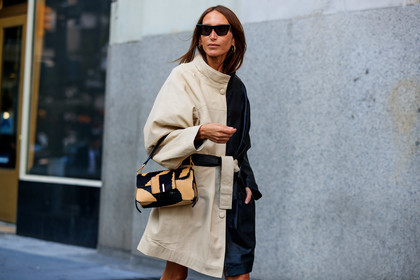beige bag, beige coat, black coat, chloe loulou de saison, graphic bag, leather bag, leather coat, leather shoes, printed bag, sunglasses, fashion week, frenchystyle, FW, jonathan paciullo, street style, NEW YORK, NYFW, SPRING SUMMER 2020, SS 20, horizontal, atmosphere details, detail