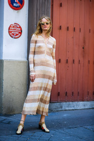 leather shoes, acne studios, beige dress, graphic dress, printed dress, sunglasses, fashion week, frenchystyle, FW, jonathan paciullo, street style, PFW, PARIS, vertical, full length, model, AUTUMN WINTER 2018-2019, FALL WINTER 2018-2019, FW 18-19, hanne gaby odiele
