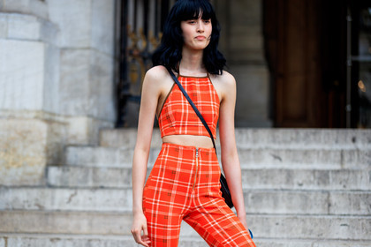 black bag, checked, checked pants, checked top, graphic pants, high waist, leather bag, orange pants, orange top, plaid, printed pants, trousers, zip, fashion week, frenchystyle, FW, jonathan paciullo, street style, PFW, PARIS, atmosphere details, horizontal, detail, model, AUTUMN WINTER 2018-2019, FALL WINTER 2018-2019, FW 18-19