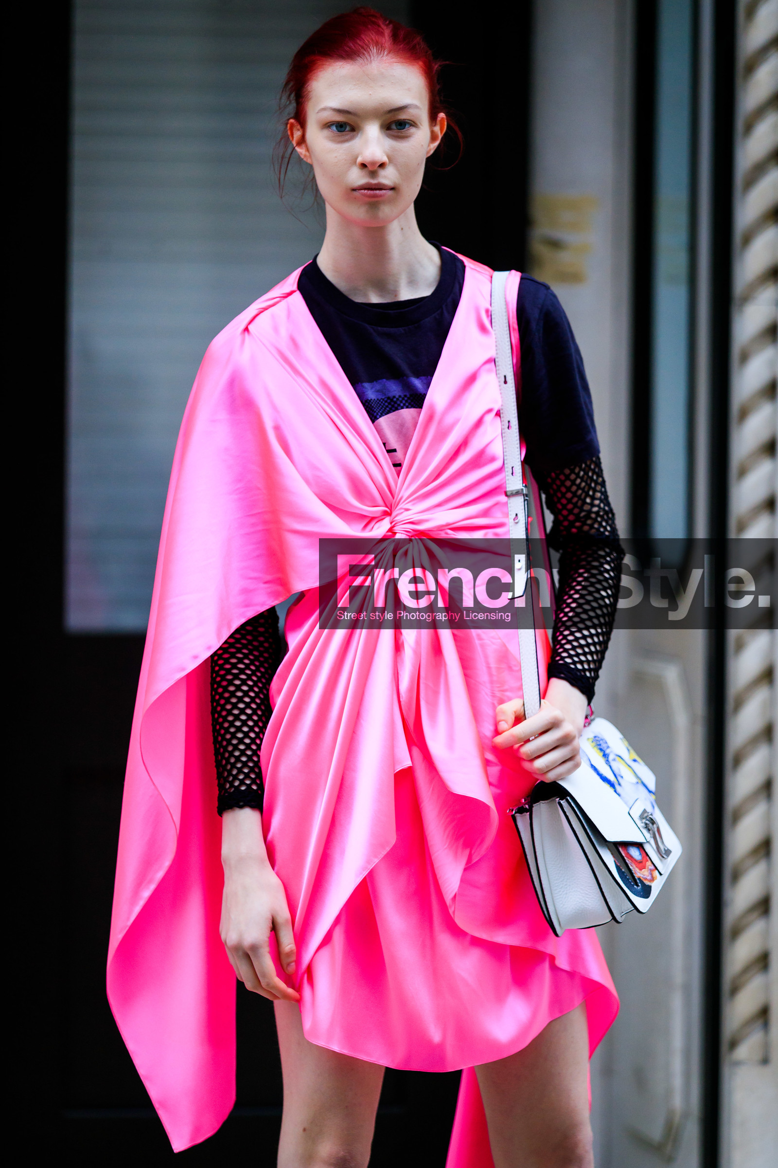 black t shirt, fishnet, graphic bag, leather bag, model, pink dress, printed bag, red head, white bag, street style, jonathan paciullo, FW, frenchystyle, fashion week, LFW, LONDON, AUTUMN WINTER 2019-2020, AW 19-20, FW 19-20, FALL WINTER 2019-2020, vertical, atmosphere details, detail