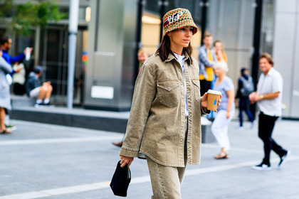 black bag, brown denim, deborah reyner sebag, denim pants, denim shirt, jeans, leather bag, prada, trousers, yellow hat, street style, jonathan paciullo, FW, frenchystyle, fashion week, NYFW, NEW YORK, SPRING SUMMER 2019, SS 19, atmosphere details, horizontal, detail