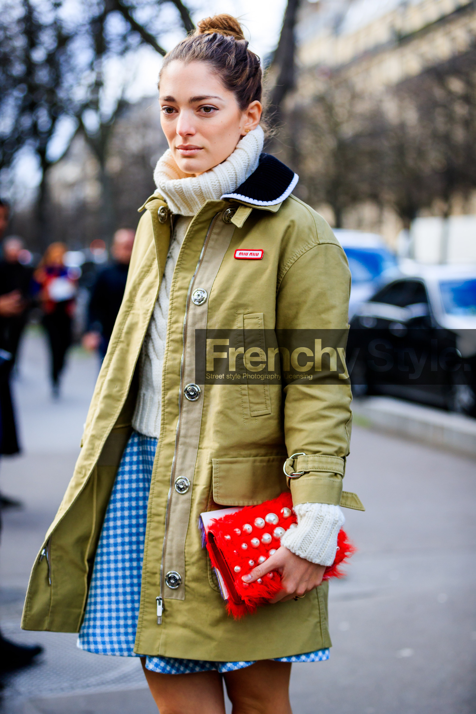 atmosphere details, AUTUMN WINTER 2017-2018, AW 17-18, blue skirt, checked skirt, detail, FALL WINTER 2017-2018, fashion week, frenchystyle, fur bag, FW, FW 17-18, gingham, graphic skirt, green jacket, jonathan paciullo, leather bag, miu miu, PARIS, PFW, printed skirt, red bag, sofia sanchez de betak, street style, turtleneck sweater, vertical, white knit