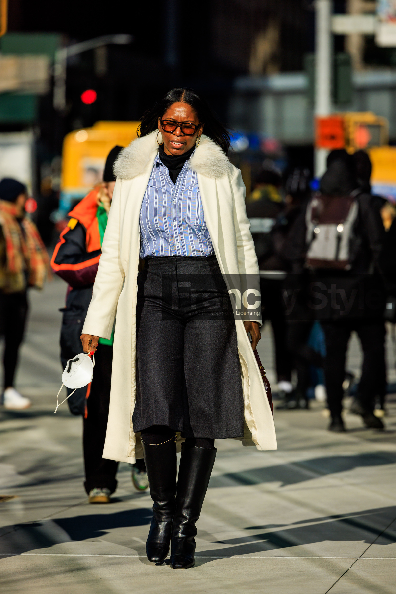 70 sunglasses, fur collar coat, white coat, wool shorts, black boots, leather boots, grey short, stripes shirt, black turtleneck, big loops, big loops earrings, big creole, golden loops, leather trench, white trench coat, street style, jonathan paciullo, FW, frenchystyle, fashion week, NYFW, NEW YORK, AUTUMN WINTER 2022-2023, FALL WINTER 2022_2023, FW 22-23, vertical, full length