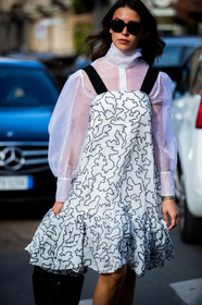 white dress, white shirt, high collar shirt, high collar blouse, white blouse, organza blouse, organza shirt, organza dress, sleeveless dress, embroidered dress, printed dress, geometrical printed dress, striped dress, rayban sunglasses, ruffle dress, balloon sleeves, black leather bag, low boots, bucket bag, sheer shirt, sheer blouse, sarah lou falk, street style, jonathan paciullo, FW, frenchystyle, fashion week, MFW, MILAN, SPRING SUMMER 2021, SS 21, vertical, detail