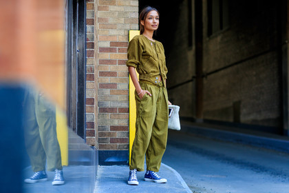 atmosphere details, blue sneakers, converse, fashion week, frenchystyle, full length, fur bag, FW, green jacket, green pants, horizontal, jonathan paciullo, NEW YORK, NYFW, SPRING SUMMER 2018, SS 18, street style, sunglasses, trousers, watch, white bag