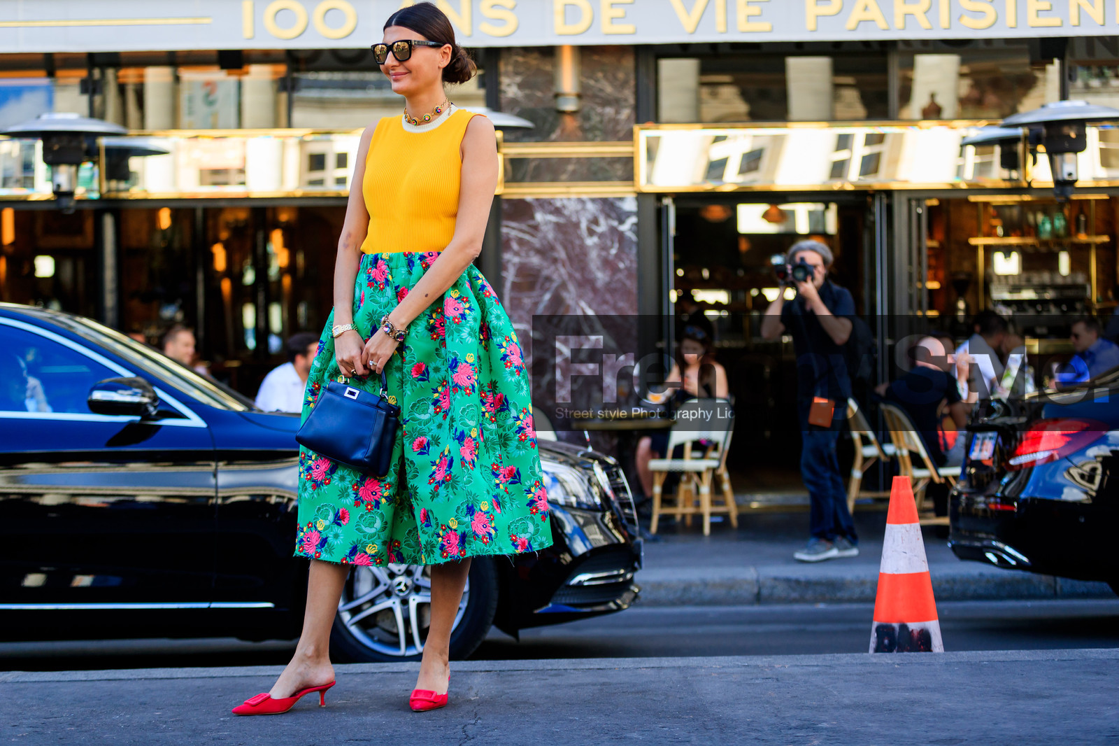 embroideries, floral, flowers, graphic skirt, green skirt, high heels, leather shoes, necklace, orange sweater, printed skirt, red shoes, sleeveless, sunglasses, PFW, fashion week, frenchystyle, FW, jonathan paciullo, street style, PARIS, horizontal, atmosphere details, full length, AUTUMN WINTER 2018-2019, FALL WINTER 2018-2019, FW 18-19, giovanna battaglia