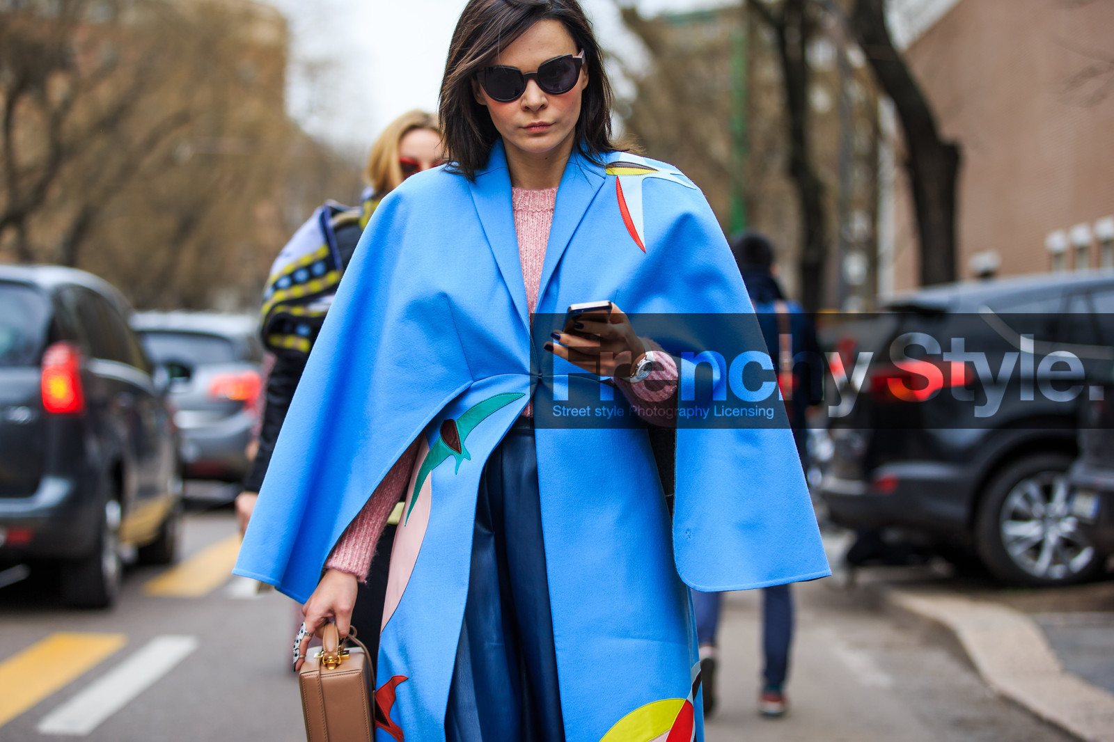 atmosphere details, AUTUMN WINTER 2016-2017, AW 16-17, blue coat, detail, FALL WINTER 2016-2017, fashion week, fendi, frenchystyle, FW, FW 16-17, horizontal, jonathan paciullo, LFW, LONDON, MENSWEAR, printed coat, street style, sunglasses, watch
