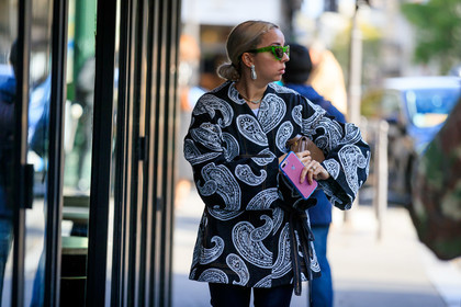 denim, denim jacket, denim total look, navy blue jacket, bandana printed jacket, pearl earrings, dangling earrings, green sunglasses, iphone, white jacket, fashion week, frenchystyle, FW, jonathan paciullo, street style, PFW, PARIS, SPRING SUMMER 2020, SS 20, horizontal, atmosphere details, detail
