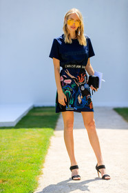 black bag, black shoes, blue skirt, blue t shirt, christian dior, graphic skirt, high heels, leather bag, leather shoes, multicolor skirt, printed skirt, sunglasses, fashion week, frenchystyle, FW, jonathan paciullo, street style, PFW, PARIS, vertical, full length, AUTUMN WINTER 2018-2019, FALL WINTER 2018-2019, FW 18-19