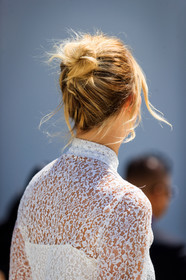 christian dior, graphic dress, lace dress, printed dress, see through, white dress, fashion week, frenchystyle, FW, jonathan paciullo, street style, PFW, PARIS, vertical, detail, atmosphere details, model, AUTUMN WINTER 2018-2019, FALL WINTER 2018-2019, FW 18-19, karlie kloss