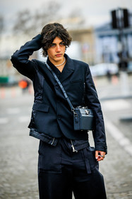 menswear, fashion week, frenchystyle, FW, jonathan paciullo, street style, PFW, PARIS, FALL WINTER 2022-2023, AUTUMN WINTER 2022-2023, FW 22-23, atmosphere details, detail, vertical