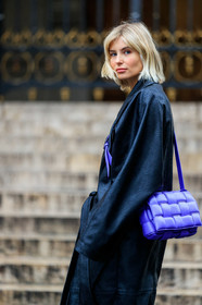 xenia adonts, black leather trench coat, belted trench coat, crossbody bag, purple leather bag, plaited bag, bottega veneta bag, fashion week, frenchystyle, FW, jonathan paciullo, street style, PFW, PARIS, vertical, atmosphere details, detail