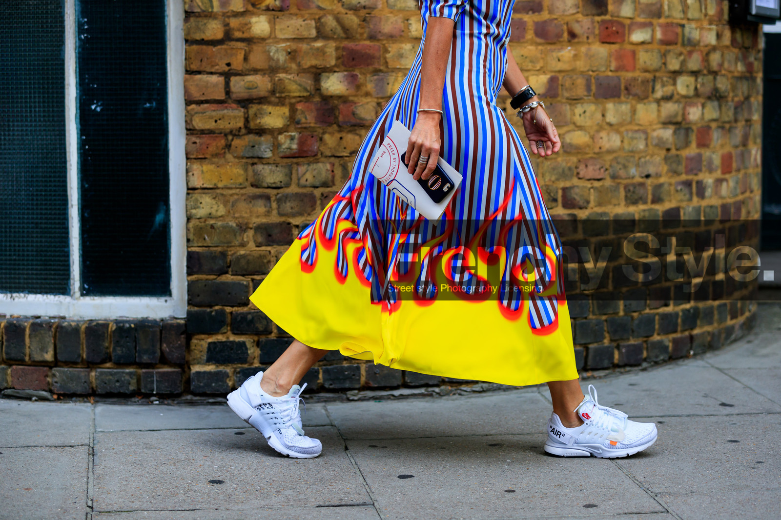 blue dress, graphic dress, holli rogers, leather shoes, nike, off white, printed dress, stripes, white sneakers, yellow, fashion week, frenchystyle, FW, jonathan paciullo, street style, LFW, LONDON, SPRING SUMMER 2019, SS 19, atmosphere details, horizontal, detail
