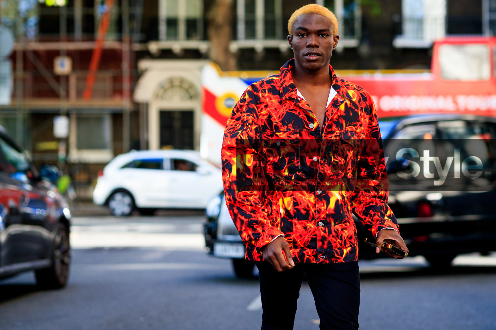 fire printed jacket, denim jacket, fashion week, frenchystyle, FW, jonathan paciullo, street style, atmosphere details, horizontal, detail