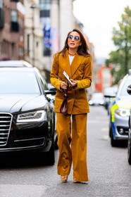 blazer, brown bag, brown suit, camel jacket, camel pants, camel suit, elizabeth von der goltz, leather bag, necklace, sunglasses, trousers, fashion week, frenchystyle, FW, jonathan paciullo, street style, LFW, LONDON, SPRING SUMMER 2019, SS 19, vertical, full length