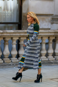 long dress, knitwear, knit dress, asymmetrical dress, grey dress, striped dress, long sleeves dress, high heels boots, velvet boots, laced boots, mountain style boots, fashion week, frenchystyle, FW, jonathan paciullo, street style, vertical, full length