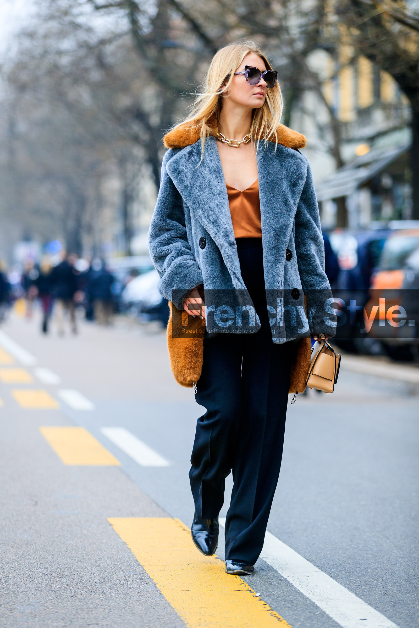 AUTUMN WINTER 2017-2018, AW 17-18, beige bag, beige fur, black pants, black shoes, FALL WINTER 2017-2018, fashion week, frenchystyle, full length, fun sunglasses, fur jacket, FW, FW 17-18, golden jewelry, grey fur, jonathan paciullo, leather bag, leather shoes, MFW, MILAN, necklace, street style, sunglasses, trousers, vertical