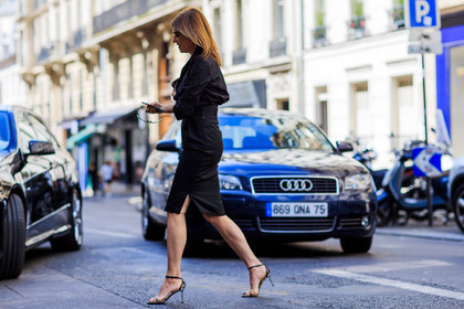 atmosphere details, black dress, carine roitfeld, fashion week, frenchystyle, full length, FW, high heels, horizontal, jonathan paciullo, MENSWEAR, PARIS, PFW, SPRING SUMMER 2017, SS 17, street style