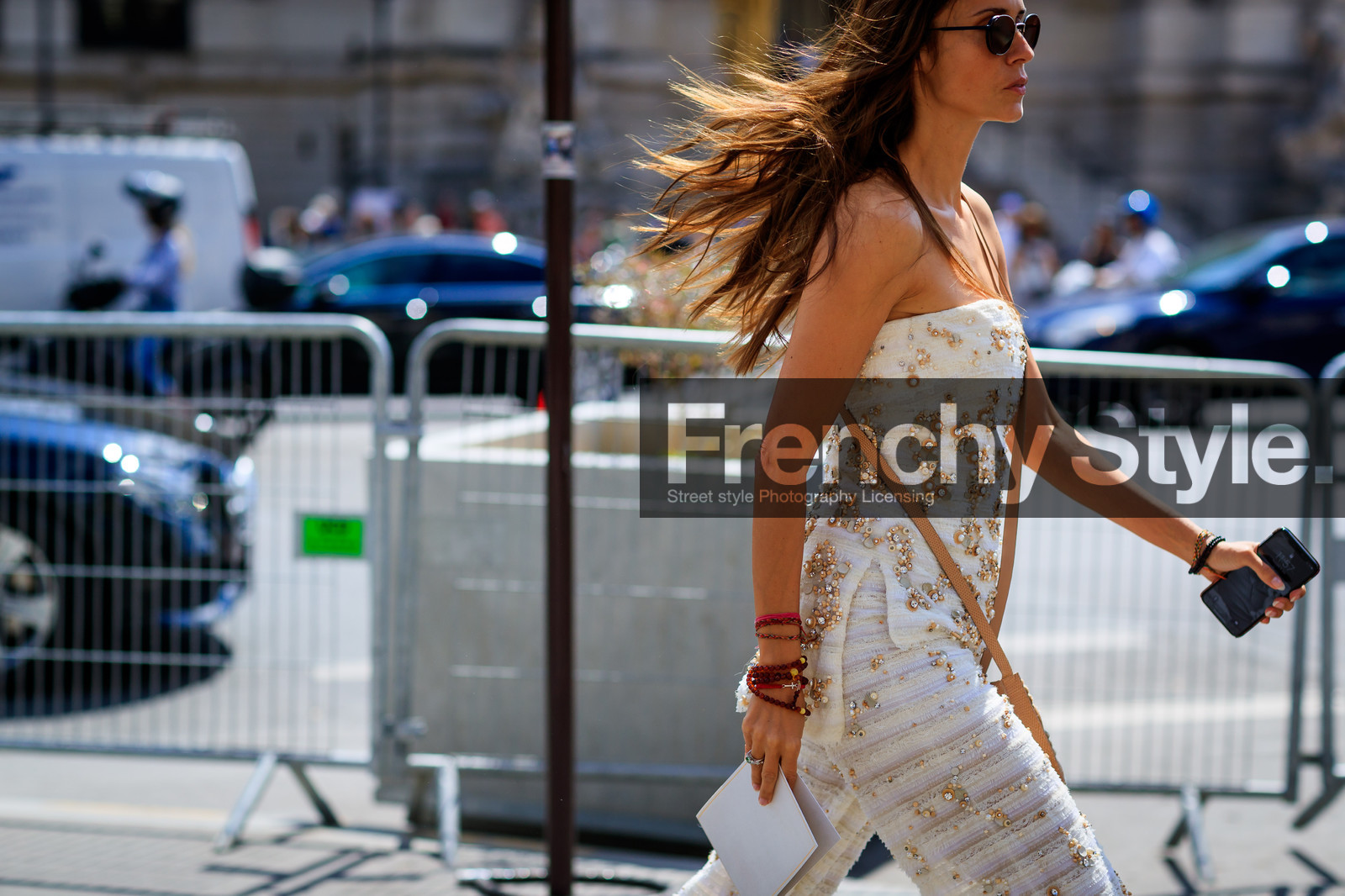 bracelet, bustier top, chanel, embroideries, graphic pants, pearls, printed pants, sunglasses, trousers, white pants, white top, fashion week, frenchystyle, FW, jonathan paciullo, street style, PFW, PARIS, horizontal, atmosphere details, detail, AUTUMN WINTER 2018-2019, FALL WINTER 2018-2019, FW 18-19