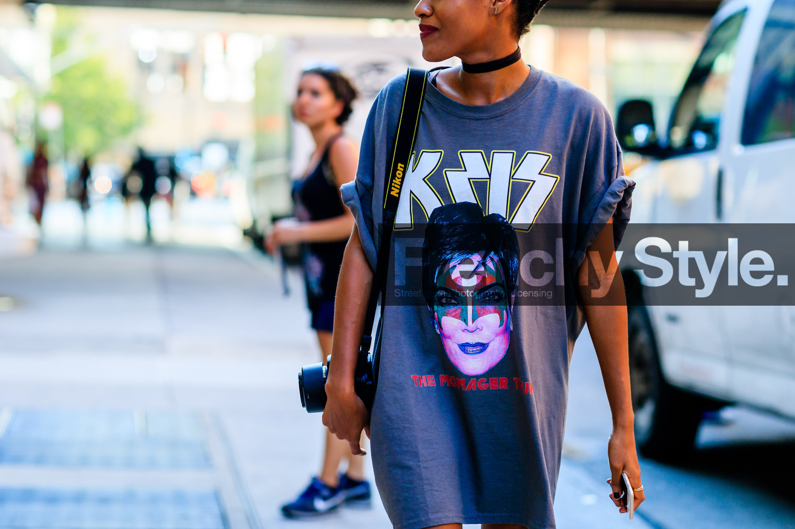 atmosphere details, camera, choker, detail, fashion week, frenchystyle, FW, grey dress, grey t shirt, horizontal, jonathan paciullo, NEW YORK, NYFW, oversize, printed dress, printed t shirt, SPRING SUMMER 2017, SS 17, street style, t shirt dress, woman