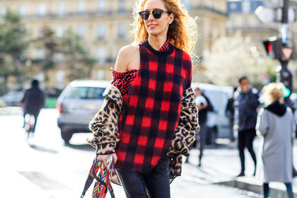 animal print, atmosphere details, AUTUMN WINTER 2016-2017, AW 16-17, black bag, check shirt, checked sweater, denim, denim pants, detail, elina halimi, FALL WINTER 2016-2017, fashion week, frenchystyle, FW, FW 16-17, horizontal, jeans, jonathan paciullo, leather bag, leopard print, leopard sweater, PARIS, PFW, plaid, red sweater, street style, studded bag, sunglasses, tartan, trousers