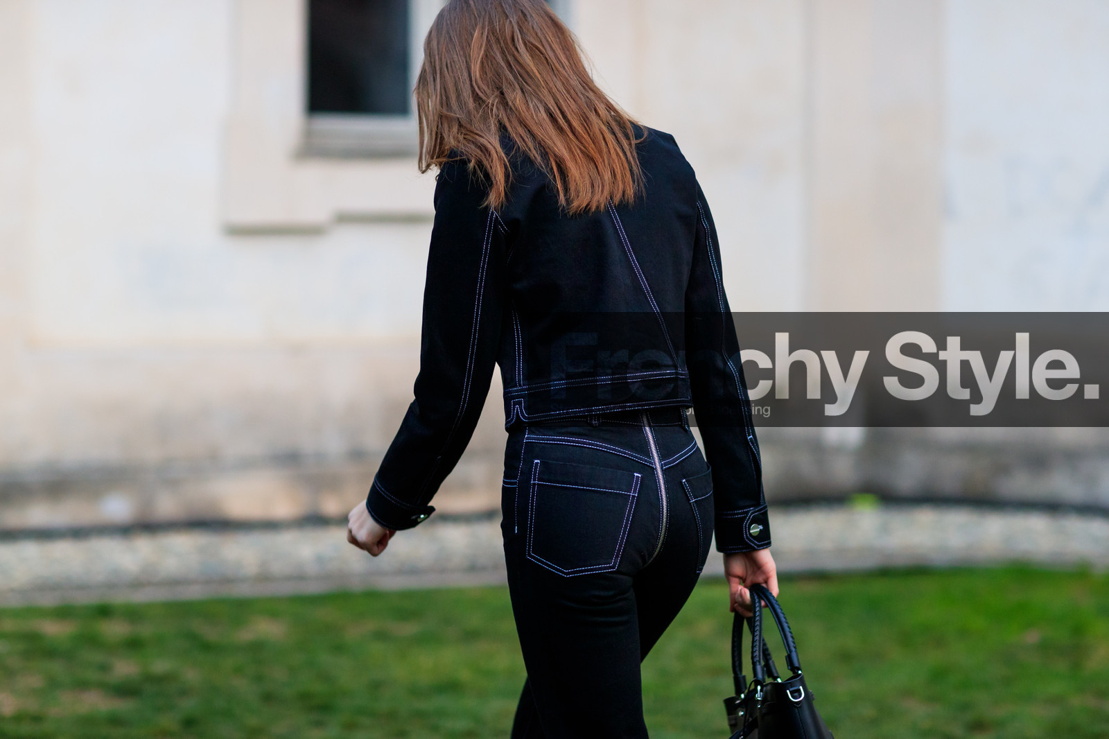 black bag, black denim, denim jacket, denim pants, jeans, leather bag, tone on tone, total look black, trousers, fashion week, frenchystyle, FW, jonathan paciullo, street style, MFW, MILAN, AUTUMN WINTER 2018-2019, FALL WINTER 2018-2019, FW 18-19, horizontal, atmosphere details, model