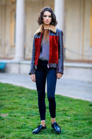 AUTUMN WINTER 2017-2018, AW 17-18, beige fur, black denim, black shoes, brown jacket, denim pants, eyeliner, eyeshadow, FALL WINTER 2017-2018, fashion week, fishnet, frenchystyle, full length, fur collar, FW, FW 17-18, graphic top, jeans, jonathan paciullo, leather shoes, mckenna hellam, MFW, MILAN, model, printed top, street style, trousers, velvet, vertical