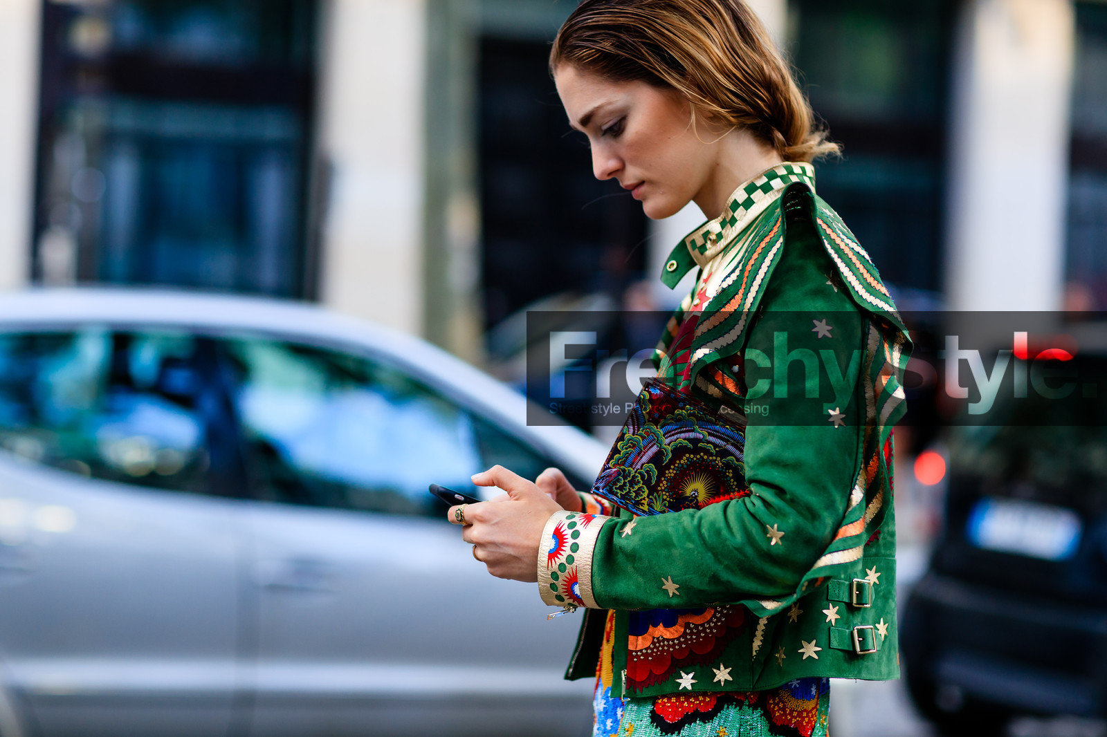 atmosphere details, AUTUMN WINTER 2016-2017, AW 16-17, blue, bracelet, detail, drawings, embroidered bag, embroidered dress, embroideries, FALL WINTER 2016-2017, fashion week, frenchystyle, FW, FW 16-17, glitter, graphic jacket, green, green bag, green dress, green jacket, HAUTE COUTURE, horizontal, jonathan paciullo, leather jacket, leather perfecto, MENSWEAR, multicolor, multicolor bag, multicolor jacket, orange, PARIS, PFW, printed dress, printed jacket, red, sequined dress, sofia sanchez de betak, stars, street style, stripes, valentino, yellow