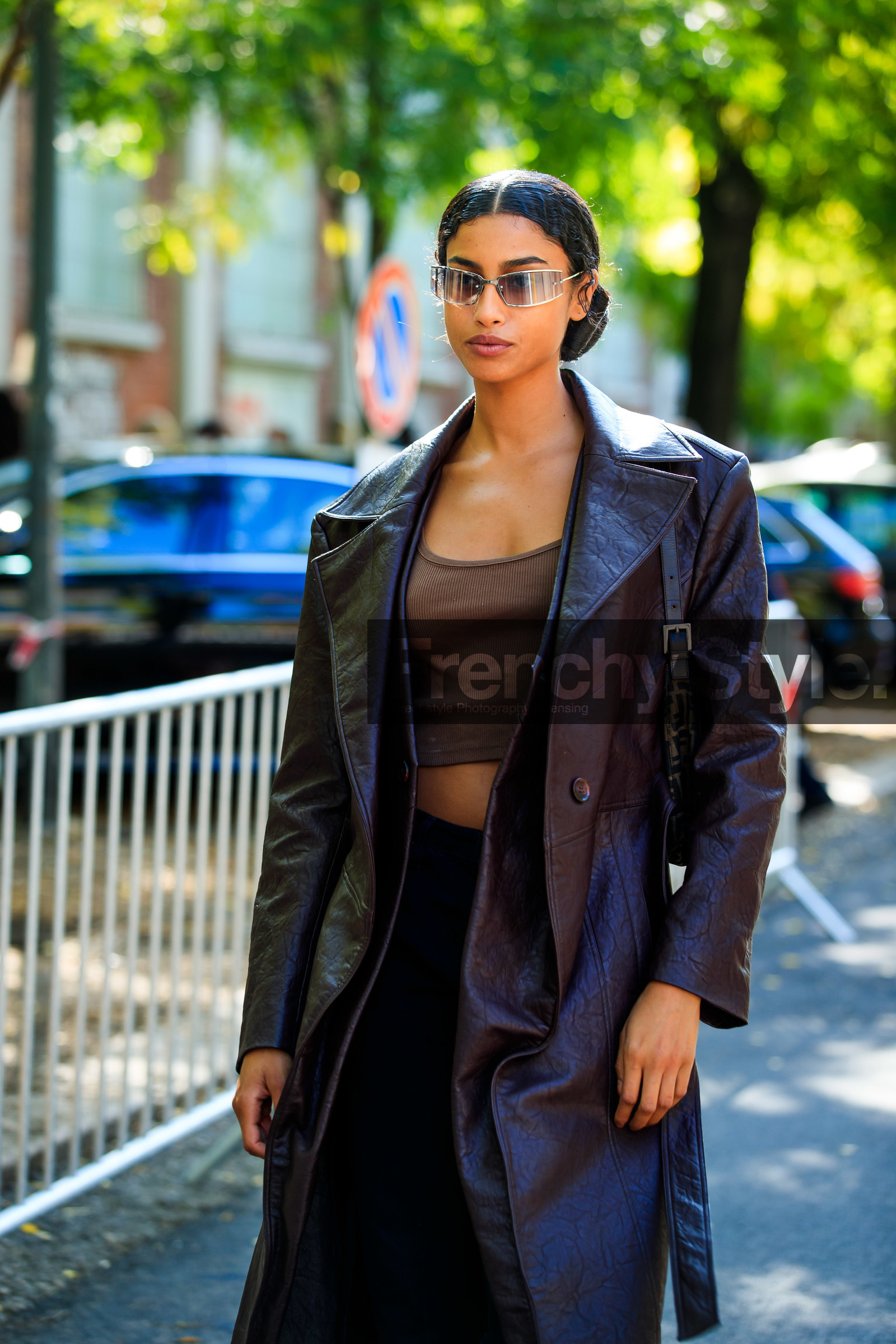 brown top, brown leather coat, brown leather jacket, long jacket, cropped top, black jeans, black leather sneakers, futurist shape sunglasses, metalic frame sunglasses, imaan hamman, fashion week, frenchystyle, FW, jonathan paciullo, street style, MFW, MILAN, SPRING SUMMER 2021, SS 21, vertical, detail, model