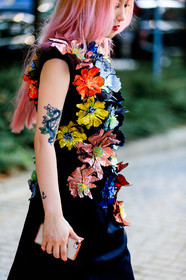 dyed hair, embroidered dress, floral, flowers, pink hair, tattoos, fashion week, frenchystyle, FW, jonathan paciullo, street style, MFW, MILAN, SPRING SUMMER 2019, SS 19, vertical, atmosphere details, detail