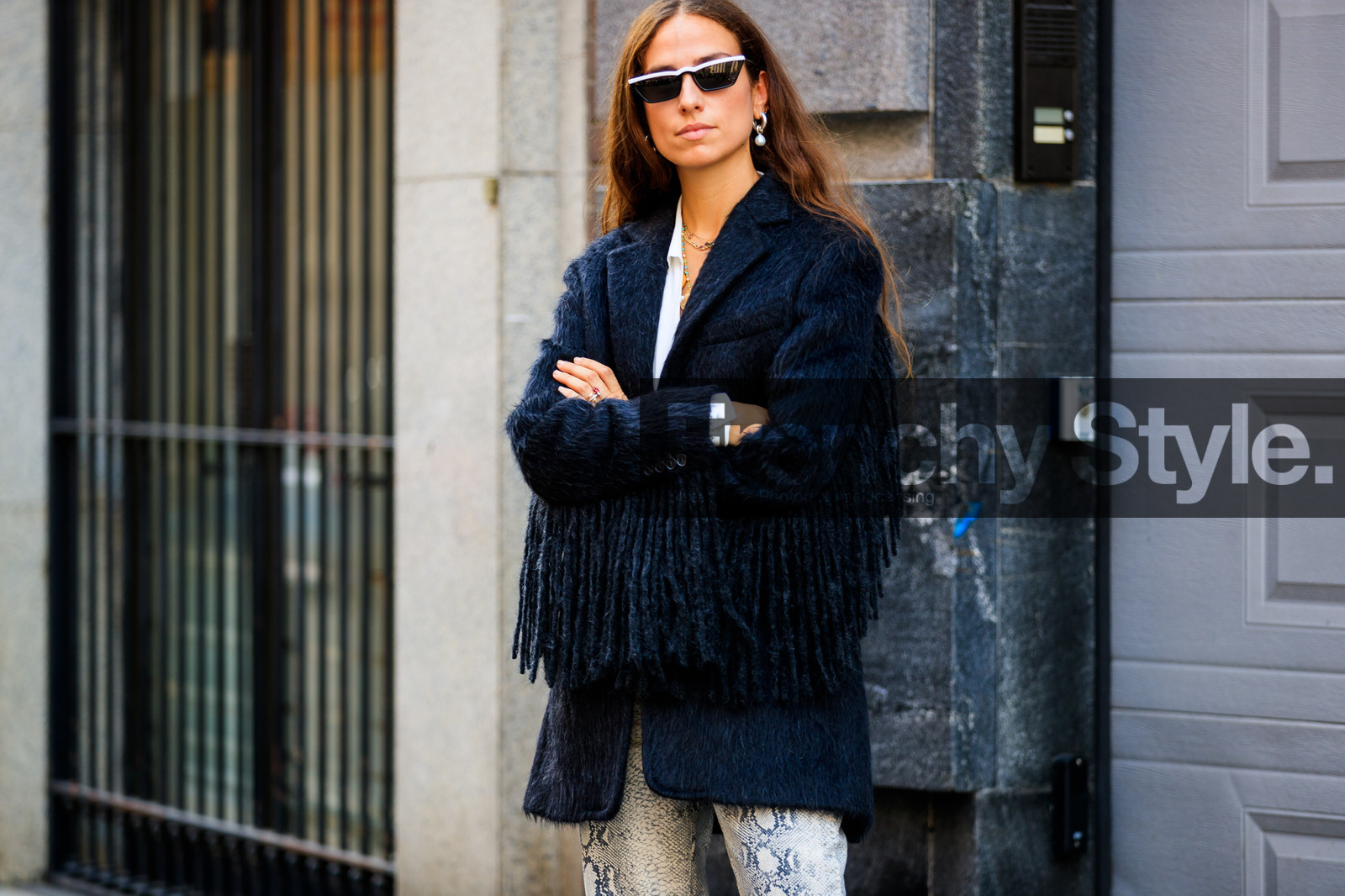 black jacket, earrings, erika boldrin, fringes, graphic pants, printed pants, sunglasses, trousers, street style, jonathan paciullo, FW, frenchystyle, fashion week, MFW, MILAN, SPRING SUMMER 2019, SS 19, atmosphere details, horizontal, detail