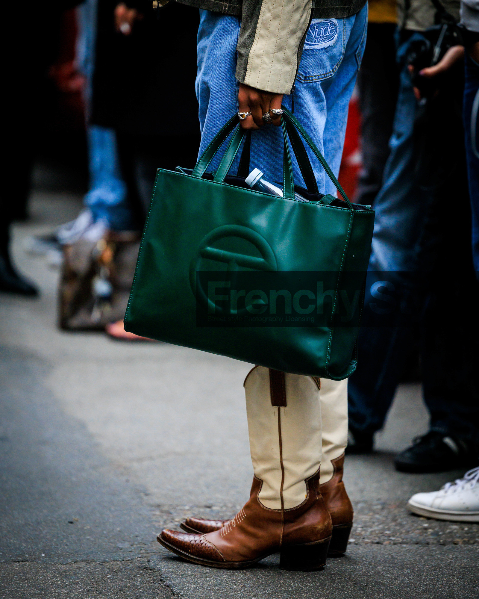fashion week, frenchystyle, FW, jonathan paciullo, street style, COPENHAGEN, CPHFW, SPRING SUMMER 2024, SS 24, vertical, atmosphere details, detail