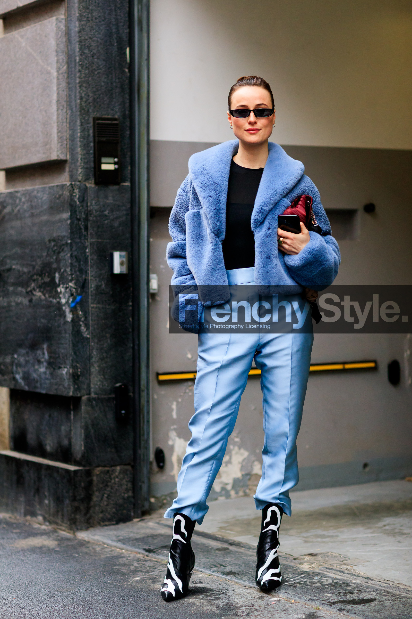 black and white shoes, black shoes, black sweater, blue fur coat, blue jacket, blue pants, fur jacket, high heels, leather bag, leather shoes, red bag, sunglasses, trousers, fashion week, frenchystyle, FW, jonathan paciullo, street style, MFW, MILAN, AUTUMN WINTER 2018-2019, FALL WINTER 2018-2019, FW 18-19, vertical, full length, lena lademann