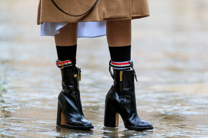 black leather boots, high heels boots, low boots, black socks, thom browne shoes, close up detail, shoes detail, fashion week, frenchystyle, FW, jonathan paciullo, street style, PFW, PARIS, horizontal, atmosphere details, detail