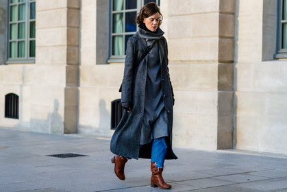 blue denim, brown boots, denim pants, grey coat, grey dress, jeans, leather boots, leather shoes, overcoat, trousers, fashion week, frenchystyle, FW, jonathan paciullo, street style, PFW, PARIS, SPRING SUMMER 2017, SS 17, HAUTE COUTURE, atmosphere details, full length, horizontal, jo ellison