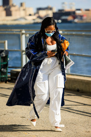 oversized trench, blue pattent trench, blue trench, white cargo pants, white stilettos, white sunglasses, orange pouch, fashion week, frenchystyle, FW, jonathan paciullo, street style, NYFW, NEW YORK, AUTUMN WINTER 2022-2023, FALL WINTER 2022_2023, FW 22-23, vertical, full length
