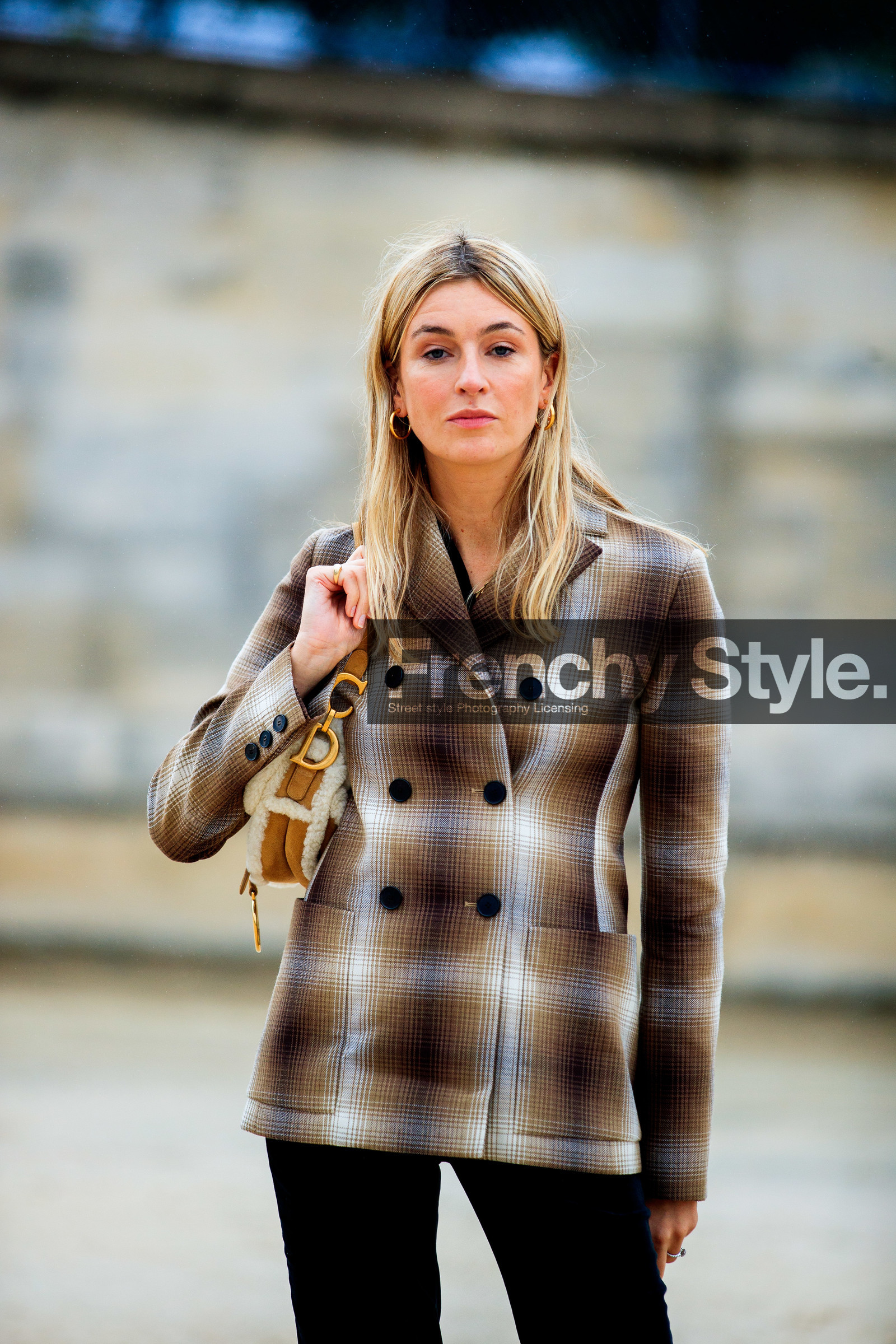 camille charriere, checked jacket, brown jacket, camel jacket, camel bag, camel suede bag, fur bag, velvet pants, flare pants, black pants, dior bag, dior saddle bag, dior jacket, hand bag, fashion week, frenchystyle, FW, jonathan paciullo, street style, PFW, PARIS, SPRING SUMMER 2021, SS 21, vertical, atmosphere details, detail