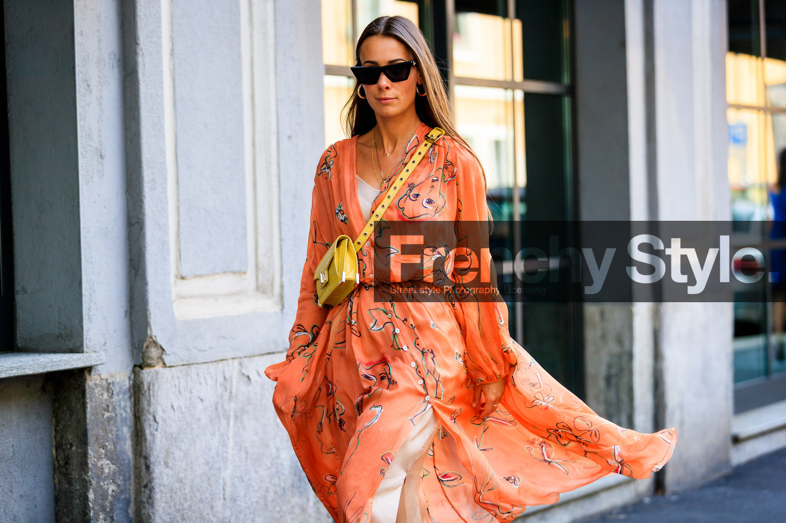 alice & j.s, floral, flowers, graphic dress, leather bag, orange dress, printed dress, sunglasses, white sneakers, yellow bag, street style, jonathan paciullo, FW, frenchystyle, fashion week, MFW, MILAN, SPRING SUMMER 2019, SS 19, atmosphere details, horizontal, detail