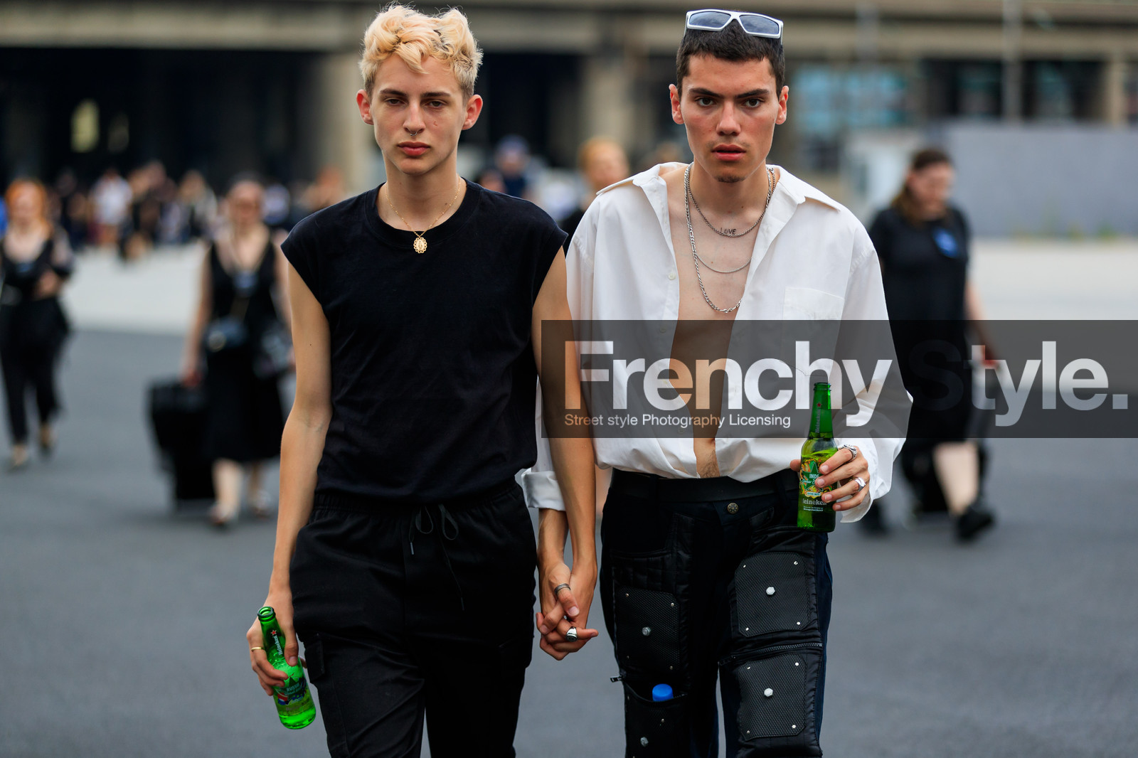 black pants, black top, necklace, rings, sunglasses, trousers, white shirt, fashion week, frenchystyle, FW, jonathan paciullo, street style, PFW, PARIS, atmosphere details, horizontal, detail, AUTUMN WINTER 2018-2019, FALL WINTER 2018-2019, FW 18-19