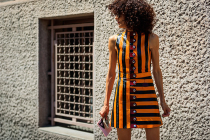 graphic dress, louis vuitton, orange dress, printed dress, striped dress, fashion week, frenchystyle, FW, jonathan paciullo, street style, PFW, PARIS, atmosphere details, horizontal, detail, AUTUMN WINTER 2018-2019, FALL WINTER 2018-2019, FW 18-19