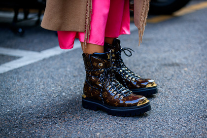brown boots, fuschia, leather shoes, louis vuitton, monogram, pink skirt, printed shoes, fashion week, frenchystyle, FW, jonathan paciullo, street style, MFW, MILAN, SPRING SUMMER 2019, SS 19, atmosphere details, horizontal, detail