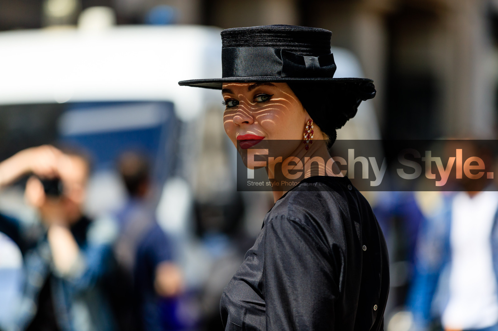 atmosphere details, AUTUMN WINTER 2016-2017, AW 16-17, black hat, black top, detail, earrings, FALL WINTER 2016-2017, fashion week, frenchystyle, FW, FW 16-17, HAUTE COUTURE, horizontal, jonathan paciullo, MENSWEAR, PARIS, PFW, portrait, red lips, silk top, street style, turban, ulyana sergeenko