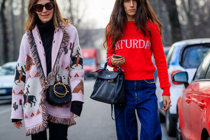 atmosphere details, AUTUMN WINTER 2017-2018, AW 17-18, black bag, black sweater, blue denim, chiara totire, chloe, denim pants, detail, drawings, FALL WINTER 2017-2018, fashion week, frenchystyle, FW, FW 17-18, golden details, graphic jacket, hermès, horizontal, jeans, jonathan paciullo, kelly bag, leather bag, MFW, MILAN, pink jacket, printed jacket, printed sweater, red sweater, street style, sunglasses, trousers